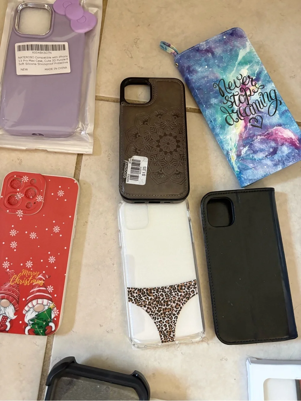 Assorted phone cases for iPhones/Samsung’s and others Fits Multiple Models